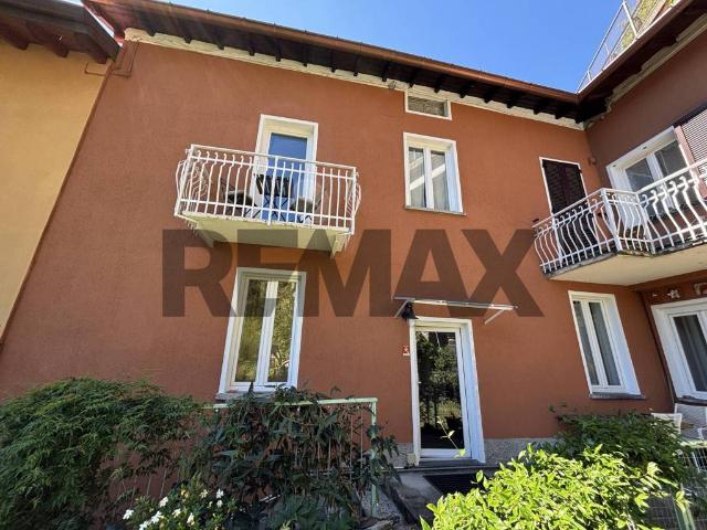 Villa Indipendente in vendita a Moltrasio, Lombardia