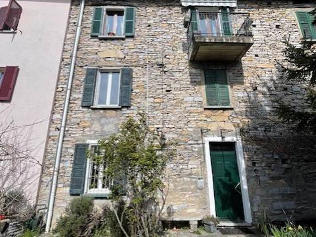 Villa Indipendente in vendita a Moltrasio, Lombardia