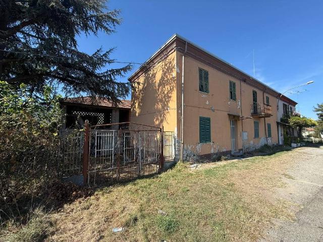 Villa Indipendente in vendita a Montechiaro Piana, Montechiaro d'Acqui