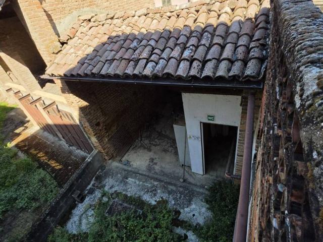 Villa Indipendente in vendita a Mombaruzzo, Asti