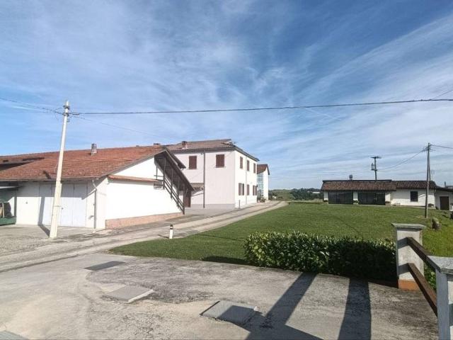 Villa Indipendente in vendita a Mombaruzzo, Asti