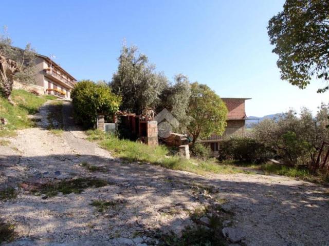 Villa Indipendente in vendita a Mompeo, Lazio