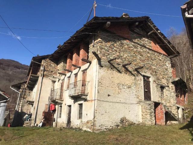 Villa Indipendente in vendita a Unione Montana di Comuni delle Valli di Lanzo, Ceronda e Casternone, Piemonte