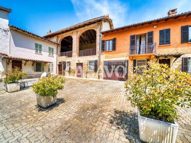 Villa Indipendente in vendita a Piemonte, Asti