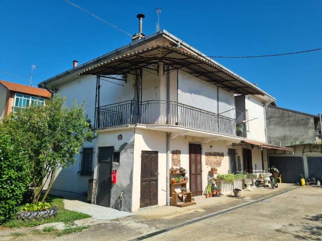 Villa Indipendente in vendita a Piemonte, Asti
