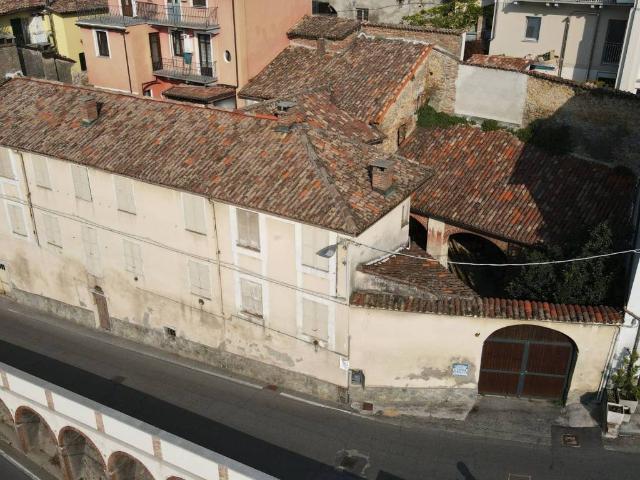 Villa Indipendente in vendita a Piemonte, Asti