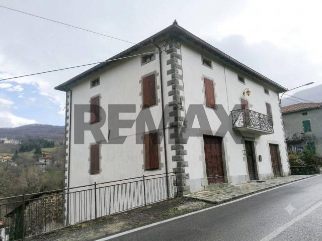 Villa Indipendente in vendita a Monchio Delle Corti, Reggio Emilia