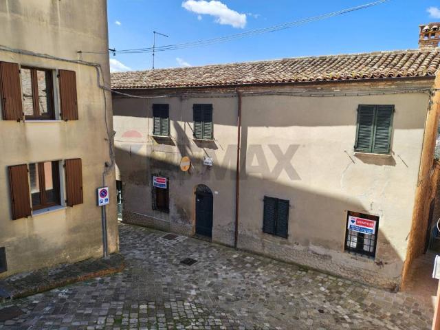 Villa Indipendente in vendita a Mondaino, Reggio Emilia
