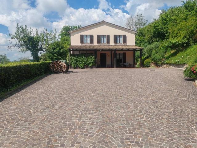 Villa Indipendente in vendita a Marche, Pesaro E Urbino