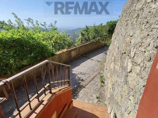 Villa Indipendente in vendita a Monforte San Giorgio, Sicilia