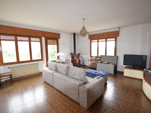 Villa Indipendente in vendita a Fonte, Monfumo