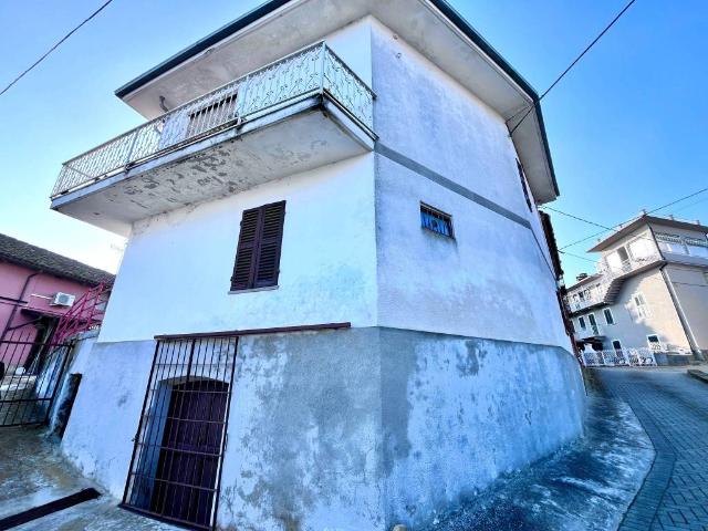 Villa Indipendente in vendita a Piemonte, Asti