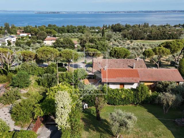Villa Indipendente in vendita a Monte Tapino, Moniga Del Garda