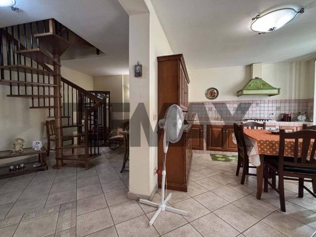 Villa Indipendente in vendita a Aquino, Monreale
