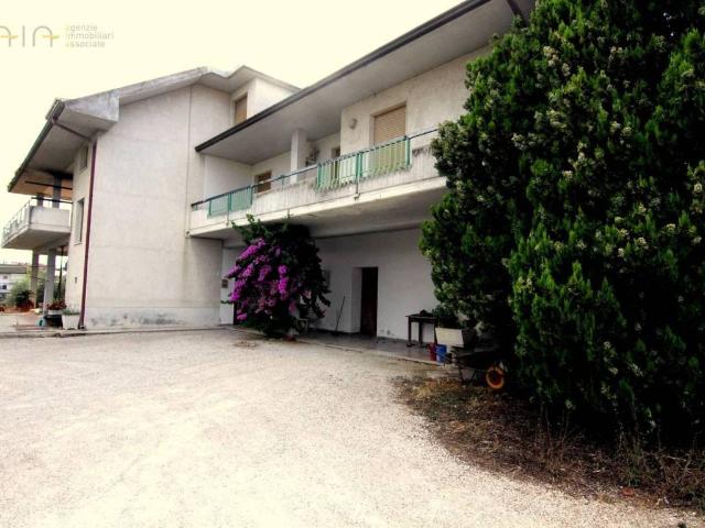 Villa Indipendente in vendita a Stella, Marche