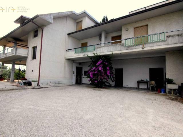 Villa Indipendente in vendita a Stella, Marche