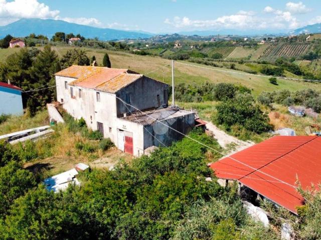 Villa Indipendente in vendita a Marche, Ascoli Piceno
