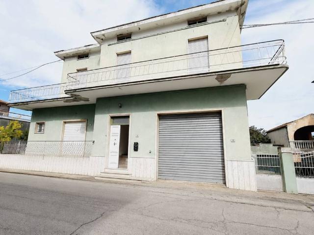 Villa Indipendente in vendita a Stella, Marche