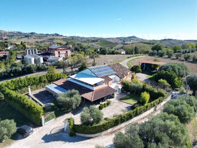 Villa Indipendente in vendita a Marche, Ascoli Piceno