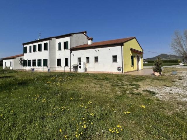 Villa Indipendente in vendita a Monselice, Veneto