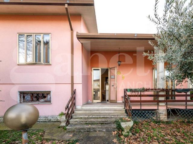 Villa Indipendente in vendita a Monselice, Veneto