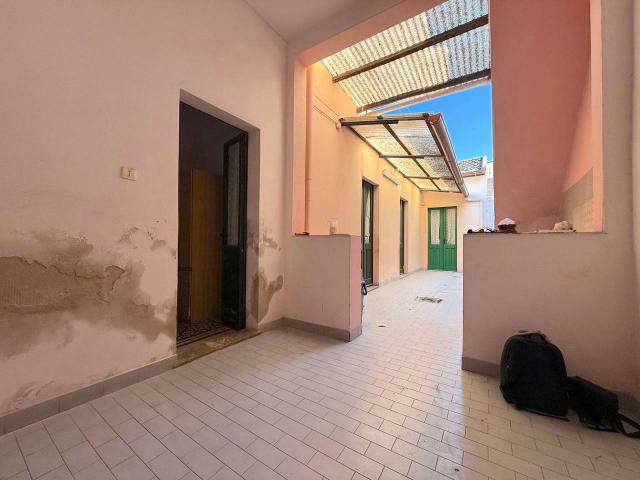 Villa Indipendente in vendita a Monserrato, Sardigna/Sardegna