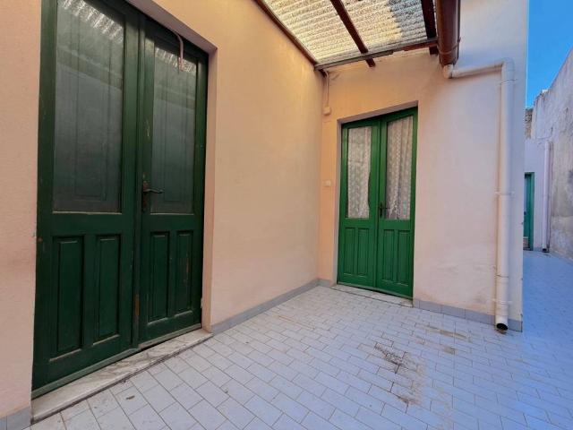 Villa Indipendente in vendita a Monserrato, Sardigna/Sardegna
