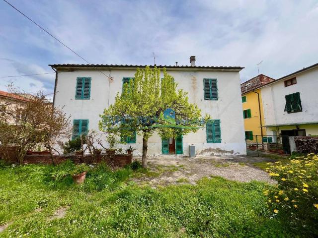 Villa Indipendente in vendita a Le Case, Montevettolini