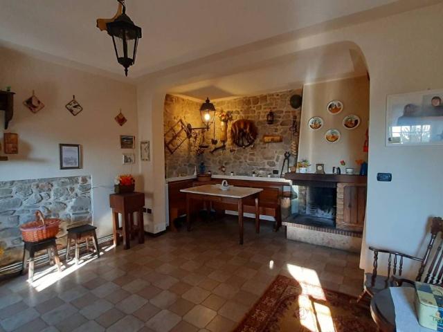 Villa Indipendente in vendita a Montevettolini, Pistoia