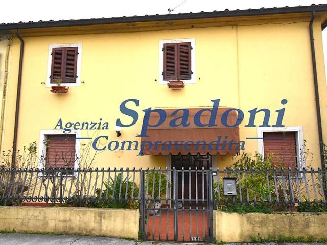 Villa Indipendente in vendita a Le Case, Montevettolini