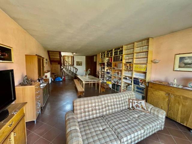 Villa Indipendente in vendita a Montevettolini, Pistoia
