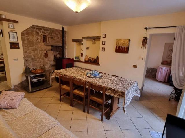 Villa Indipendente in vendita a Montevettolini, Pistoia