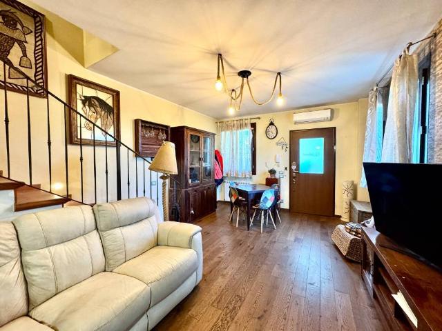 Villa Indipendente in vendita a Montevettolini, Pistoia