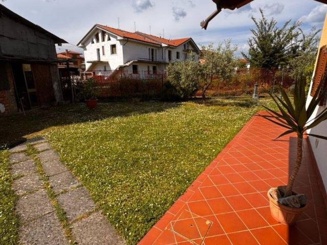 Villa Indipendente in vendita a Montevettolini, Pistoia