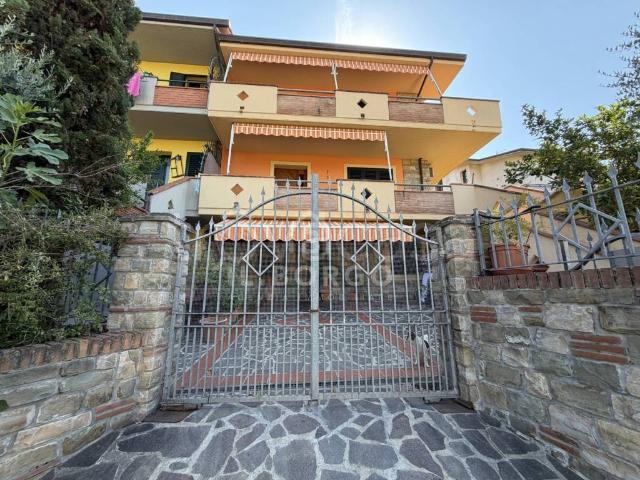 Villa Indipendente in vendita a Grotta Parlanti, Montevettolini