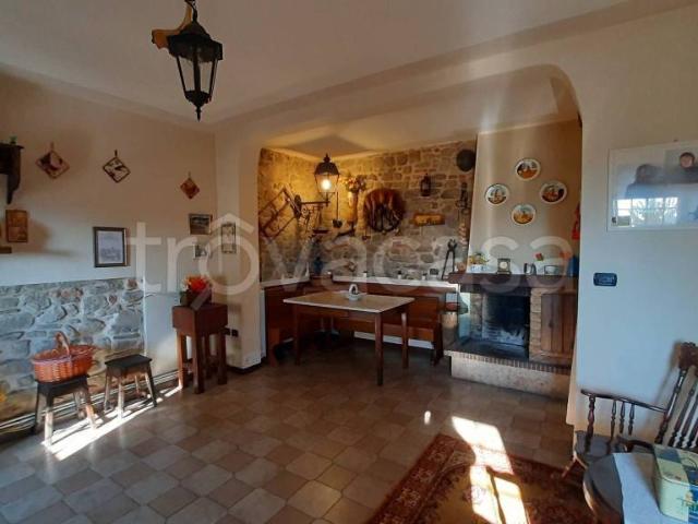 Villa Indipendente in vendita a Montevettolini, Pistoia