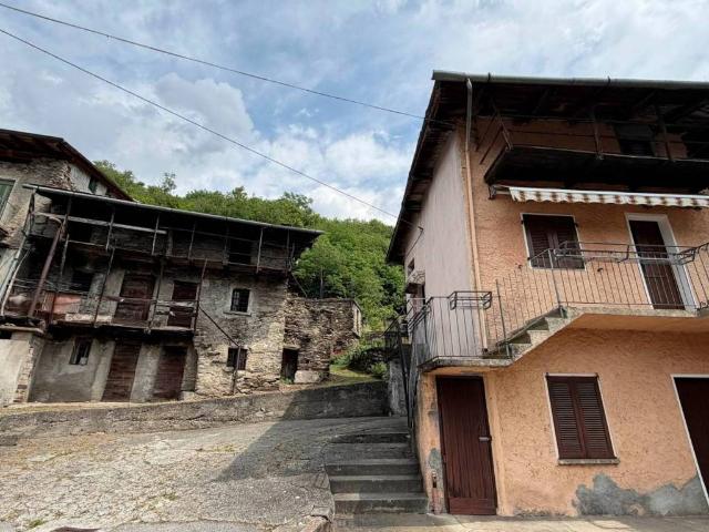 Villa Indipendente in vendita a Montagna In Valtellina, Lombardia