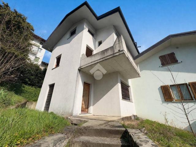 Villa Indipendente in vendita a Montagna In Valtellina, Lombardia