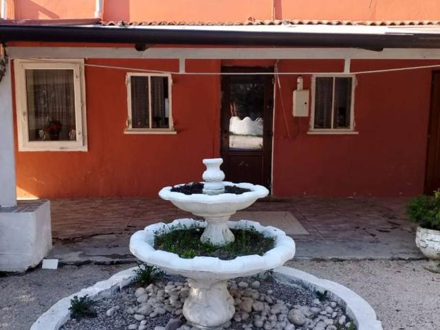 Villa Indipendente in vendita a Montagnana, Veneto