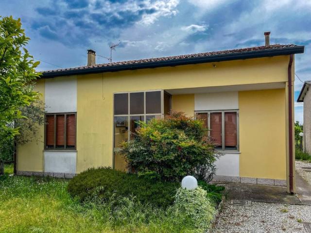 Villa Indipendente in vendita a Montagnana, Veneto