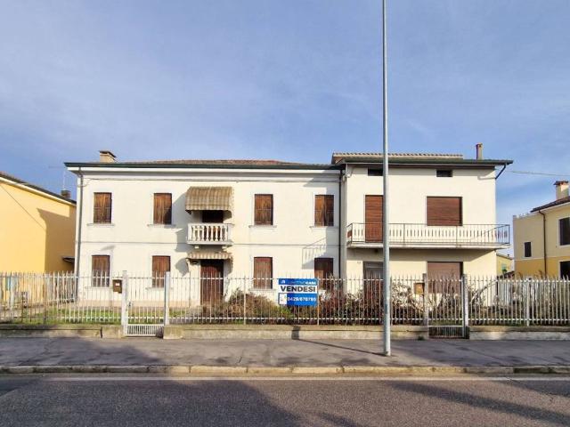 Villa Indipendente in vendita a Montagnana, Veneto
