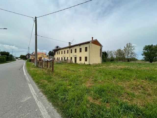 Villa Indipendente in vendita a Montagnana, Veneto