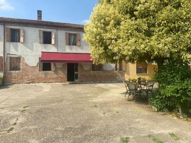 Villa Indipendente in vendita a Montagnana, Veneto