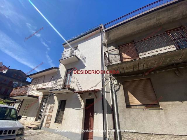 Villa Indipendente in vendita a Montalbano Elicona, Sicilia