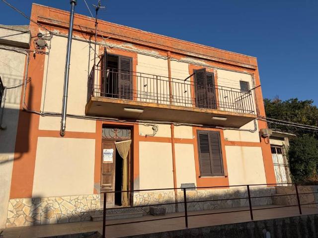 Villa Indipendente in vendita a Montalbano Elicona, Sicilia