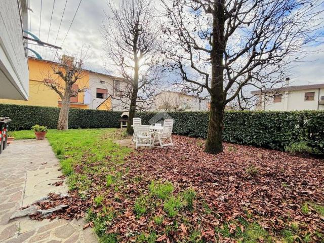 Villa Indipendente in vendita a Montale Alto, Montale