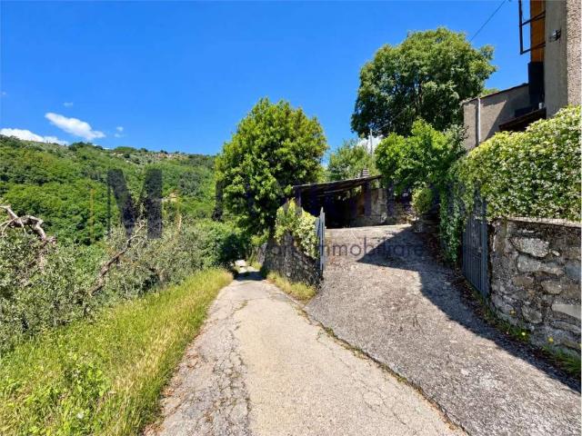 Villa Indipendente in vendita a Tobbiana, Montale