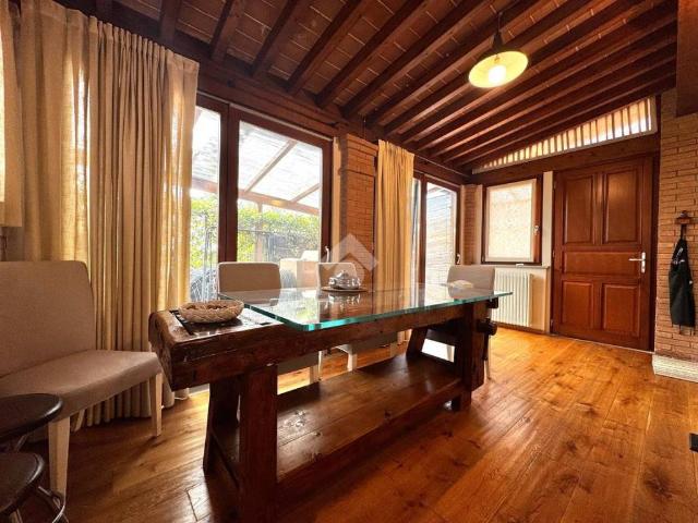 Villa Indipendente in vendita a Tobbiana, Montale