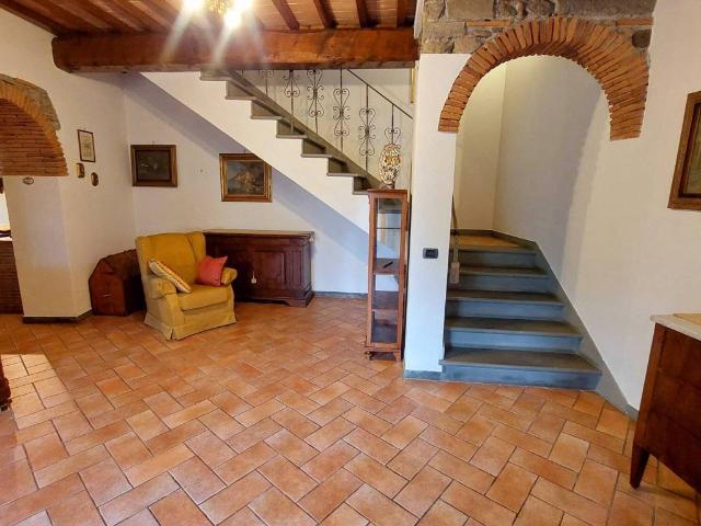 Villa Indipendente in vendita a Montale Alto, Montale
