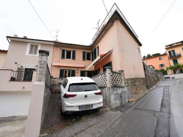 Villa Indipendente in vendita a Tobbiana, Montale